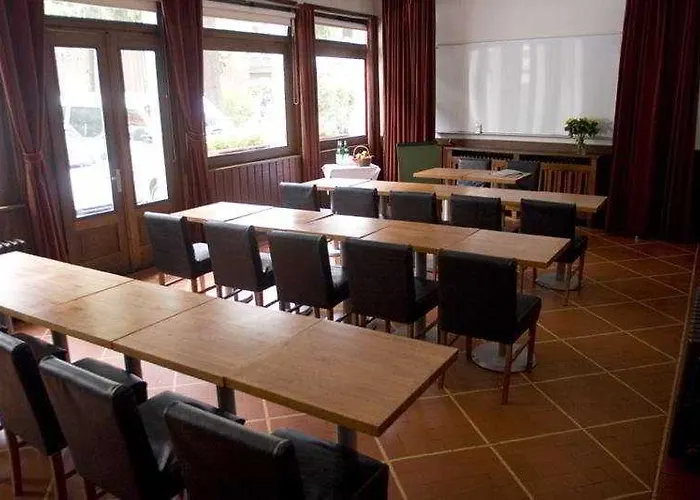 Langley Gustavia 3* שאמוני